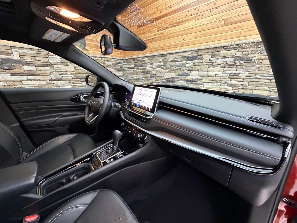 2024 Jeep Compass Limited - Photo 13