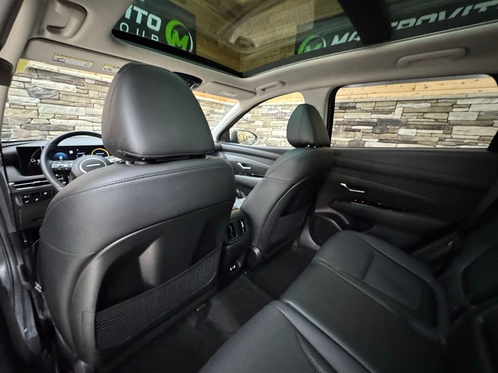 2025 Hyundai Tucson Limited - Photo 28