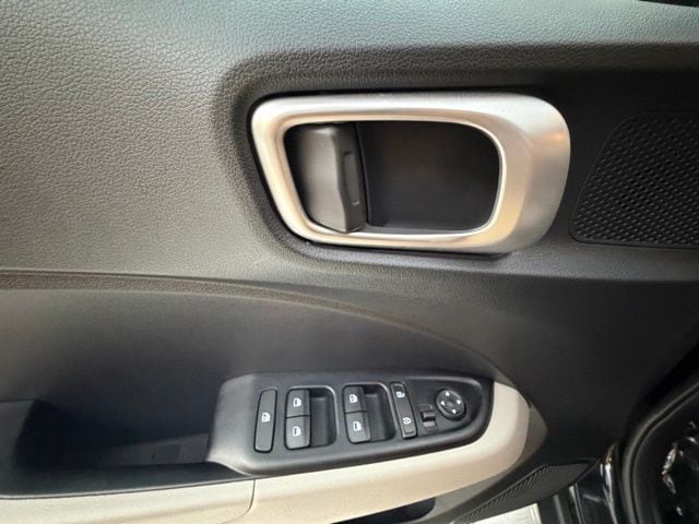 2023 Hyundai Venue SEL - Photo 28