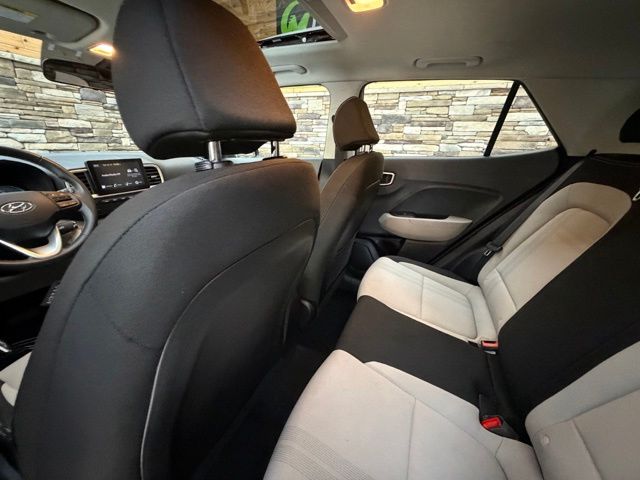 2023 Hyundai Venue SEL - Photo 29