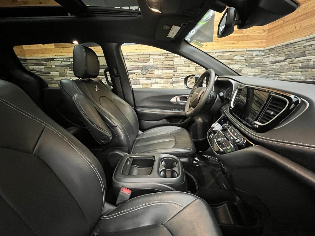 2022 Chrysler Pacifica Touring L - Photo 25