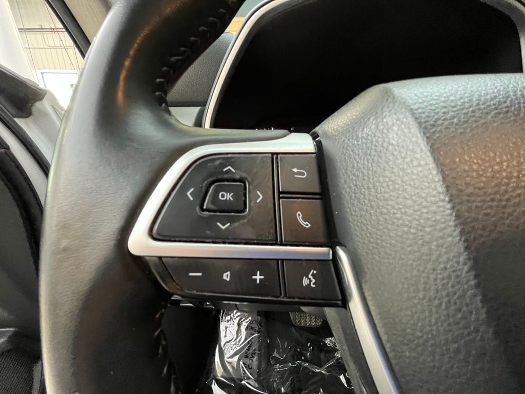 2023 Toyota Highlander XLE - Photo 21