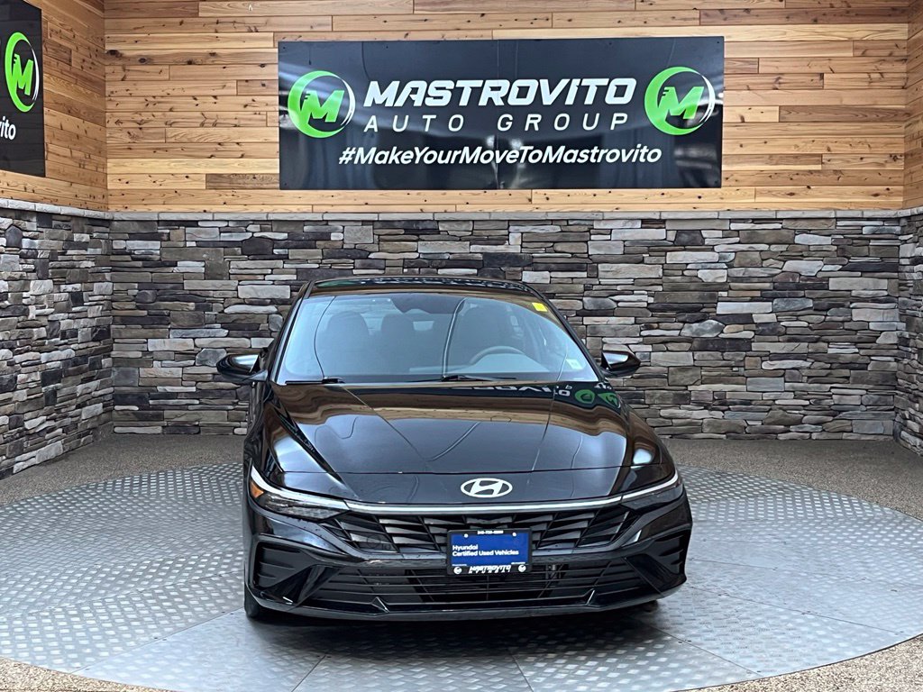 2025 Hyundai Elantra Blue - Photo 4