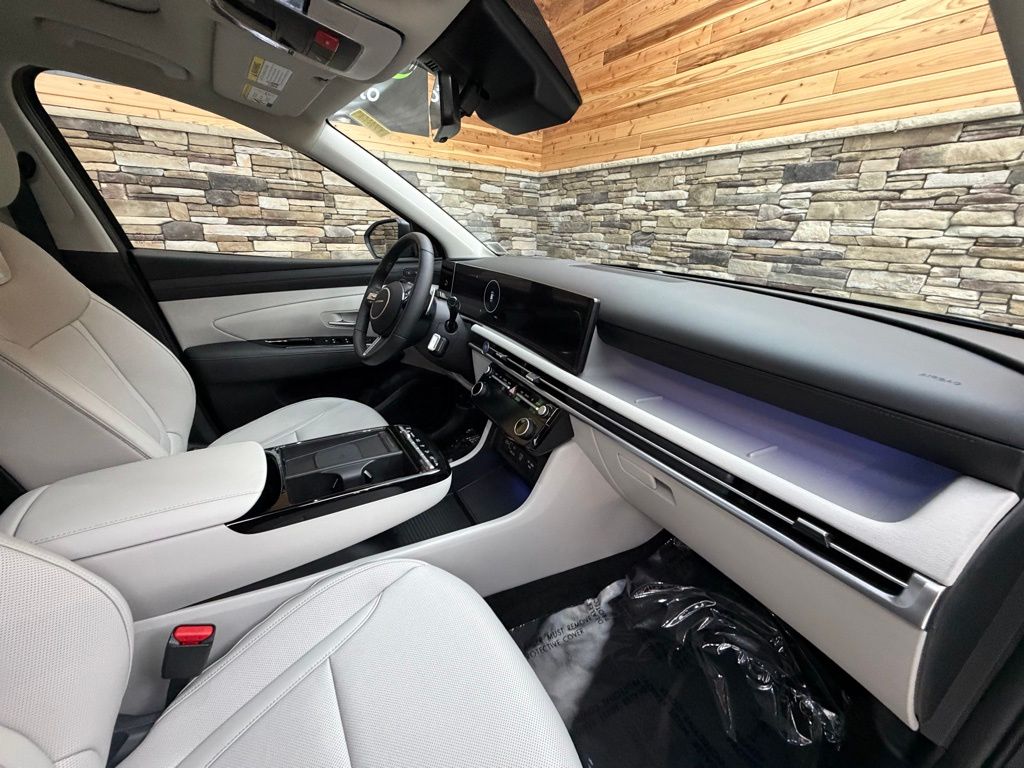 2025 Hyundai Tucson Limited - Photo 13