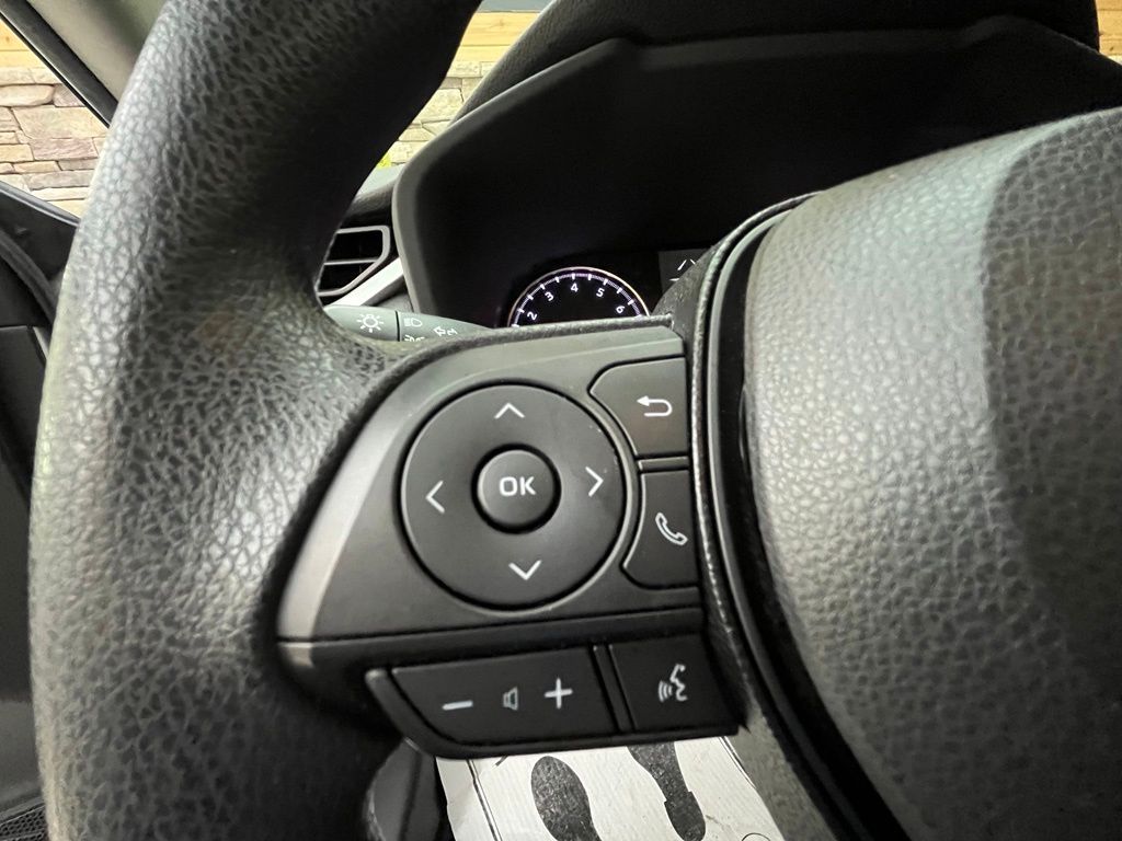 2019 Toyota RAV4 LE - Photo 37