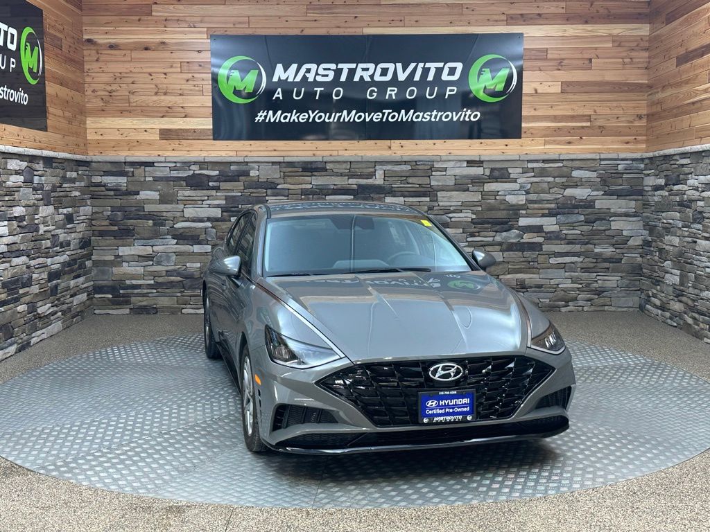 2022 Hyundai Sonata SEL photo 2