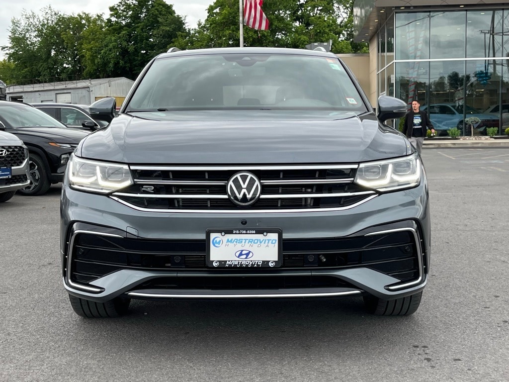 Used 2022 Volkswagen Tiguan SEL R-LINE with VIN 3VV4B7AX4NM013355 for sale in New York Mills, NY