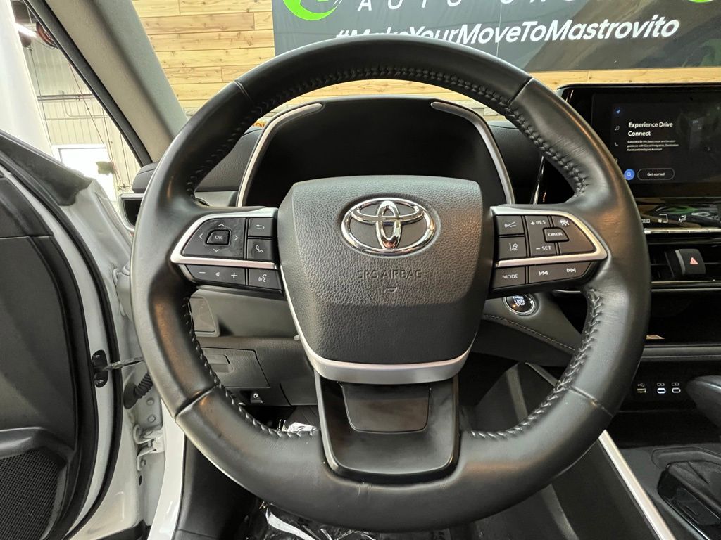2023 Toyota Highlander XLE - Photo 19