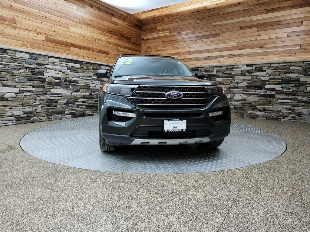 2022 Ford Explorer XLT photo 2