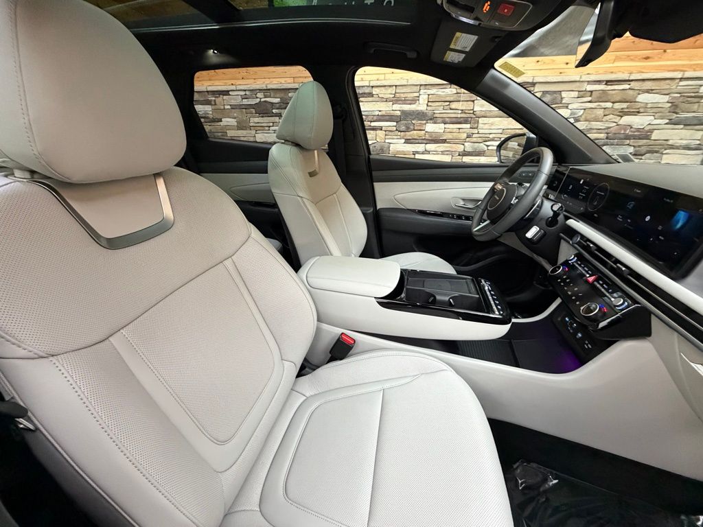2025 Hyundai Tucson Limited - Photo 15