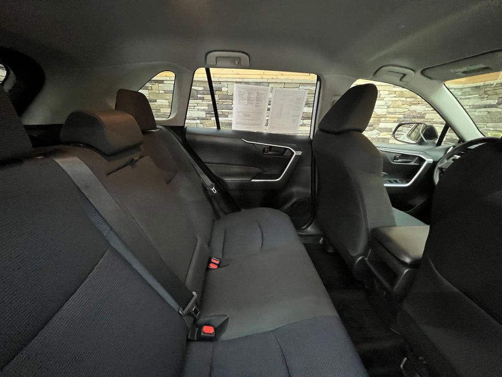 2019 Toyota RAV4 LE - Photo 44