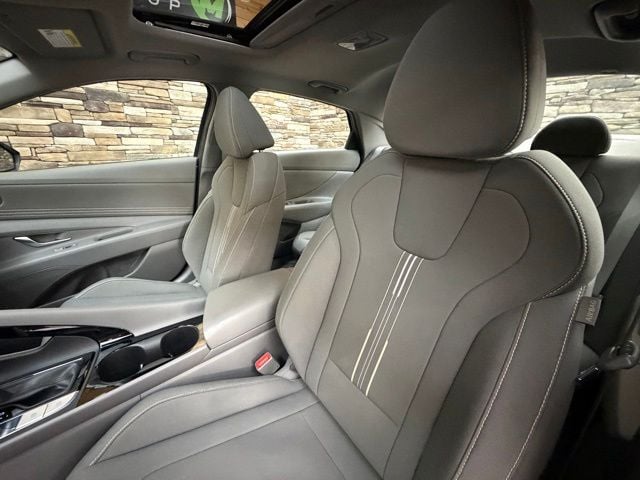 2024 Hyundai Elantra SEL - Photo 12