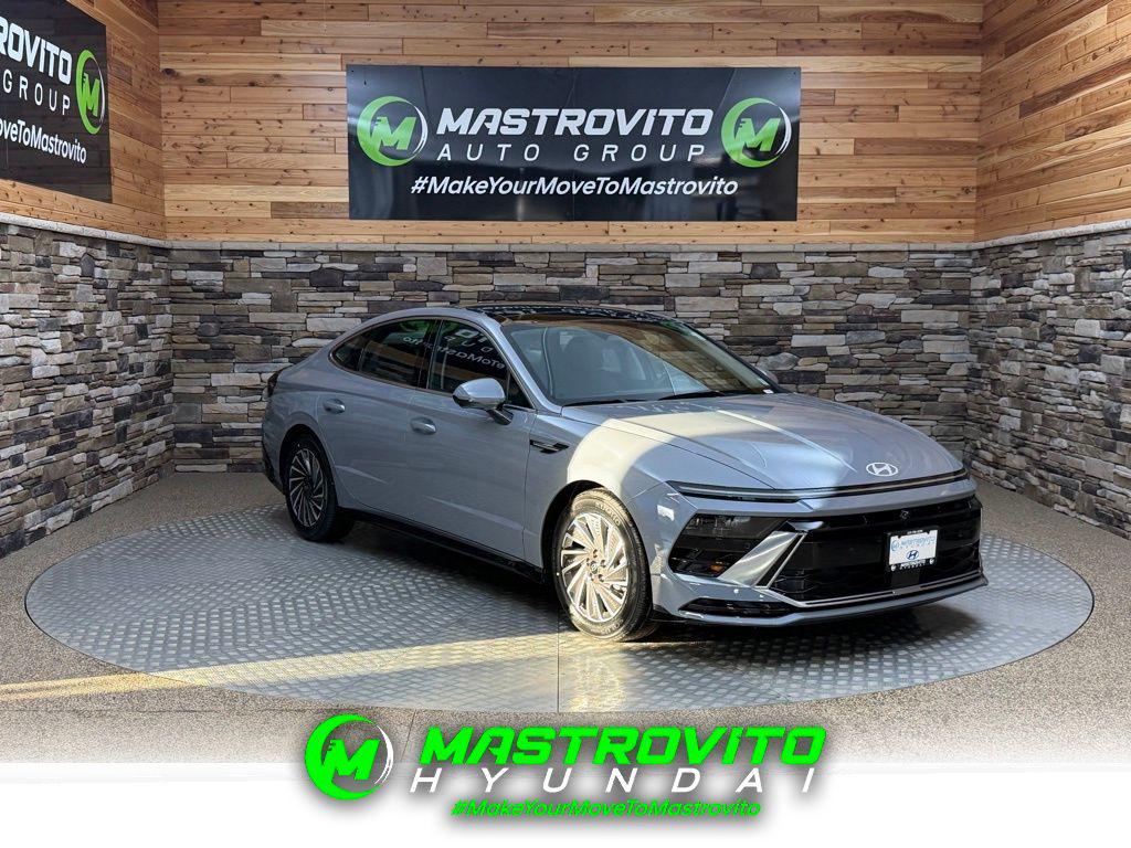 2026 Hyundai Sonata Hybrid Limited's photo