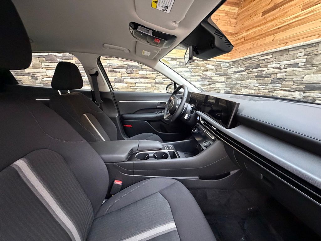 2025 Hyundai Sonata Hybrid SEL - Photo 14
