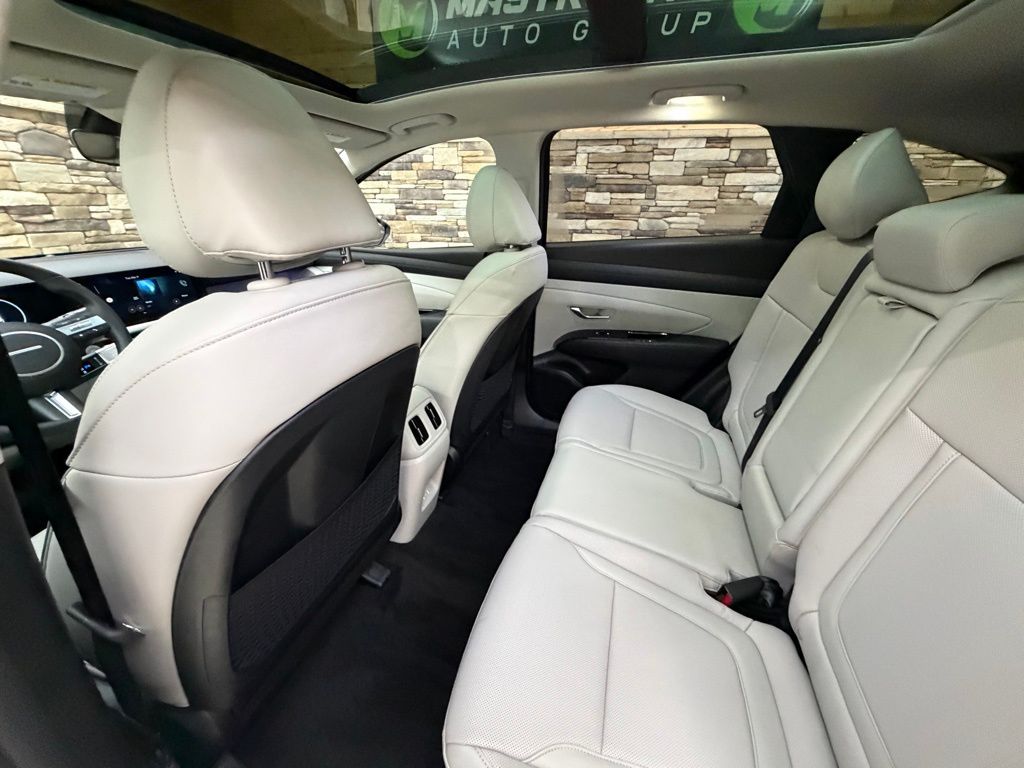2025 Hyundai Tucson Limited - Photo 29