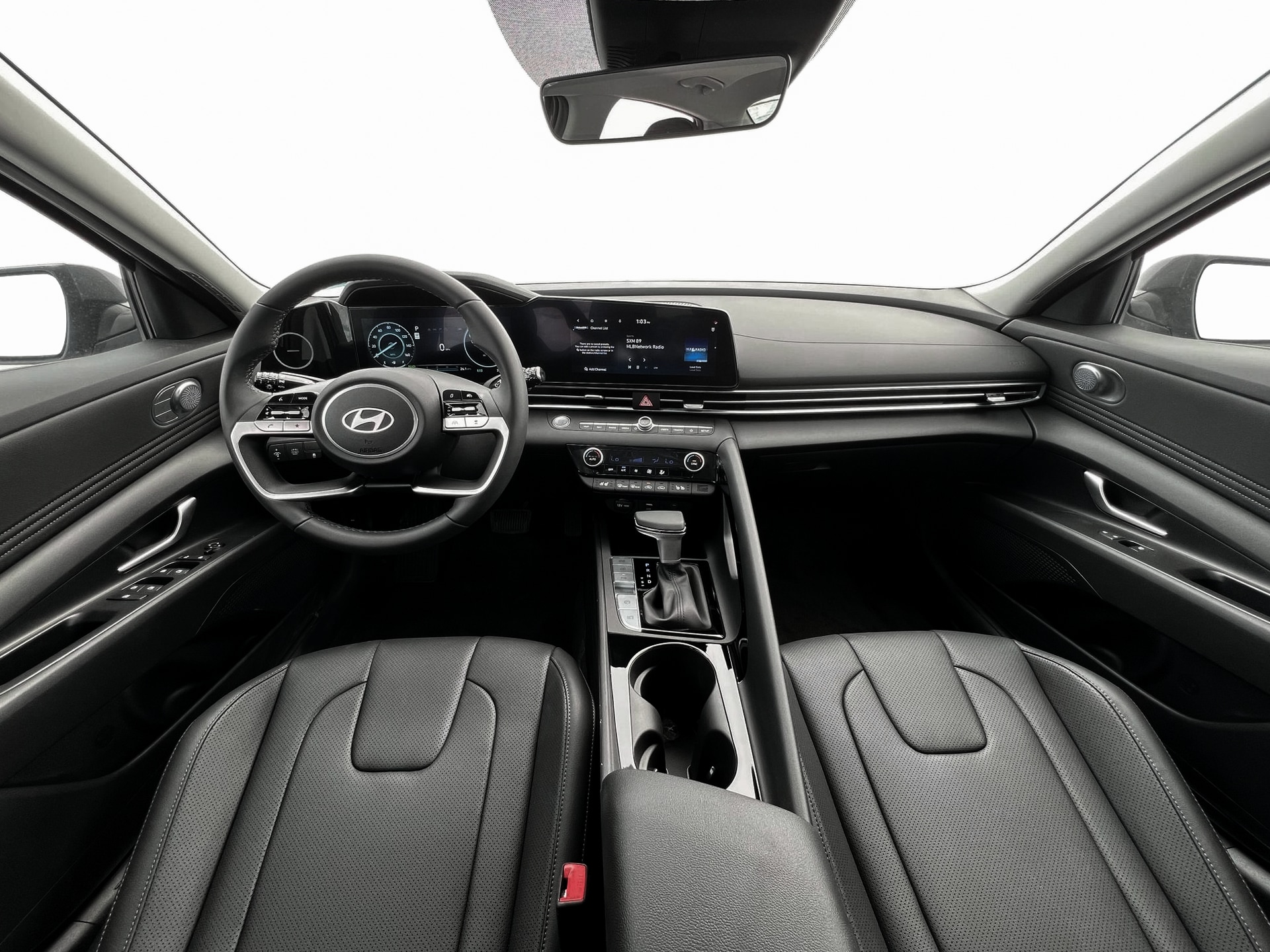 2025 Hyundai Elantra Limited - Photo 13