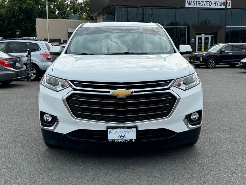 Used 2018 Chevrolet Traverse 1LT with VIN 1GNEVGKW2JJ229865 for sale in New York Mills, NY