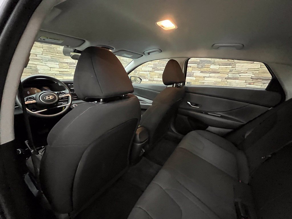 2024 Hyundai Elantra SE - Photo 37