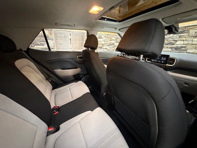 2023 Hyundai Venue SEL - Photo 32