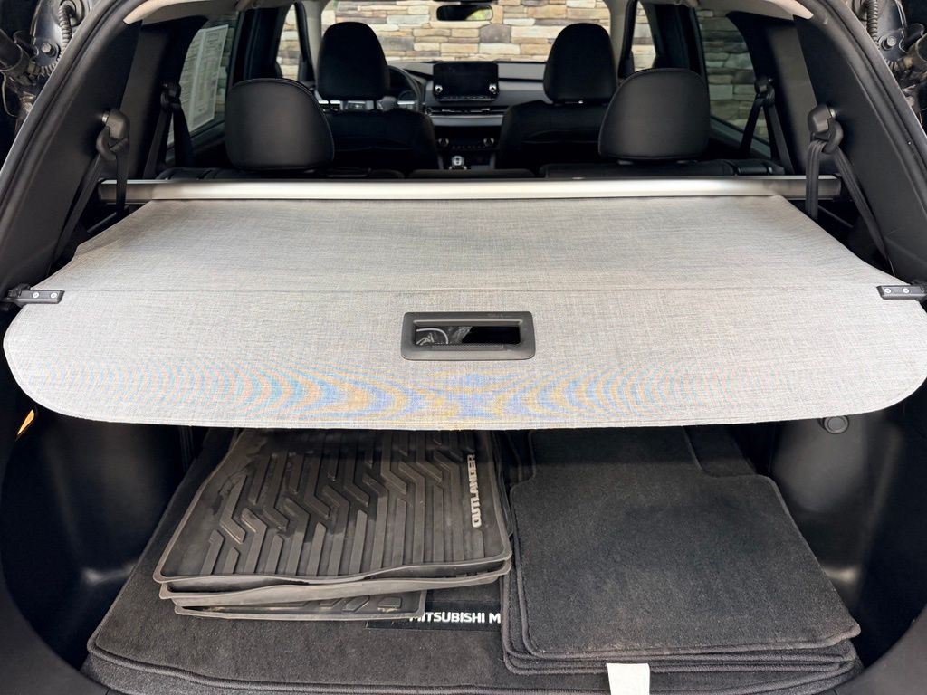 2023 Mitsubishi Outlander SE - Photo 32
