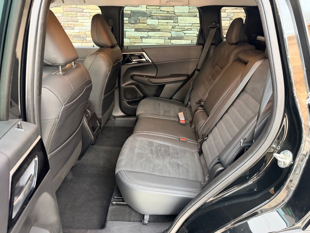 2023 Mitsubishi Outlander SE - Photo 24
