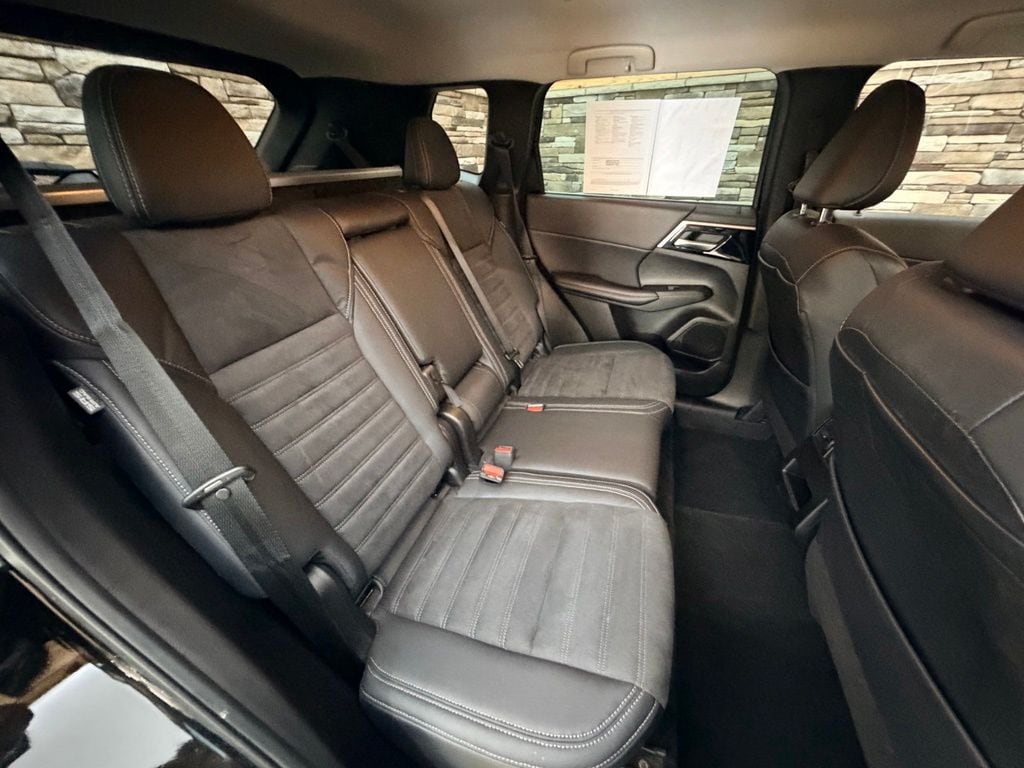2023 Mitsubishi Outlander SE - Photo 34