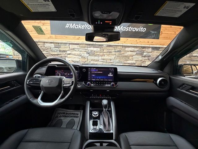 2025 Chevrolet Colorado Z71 - Photo 18
