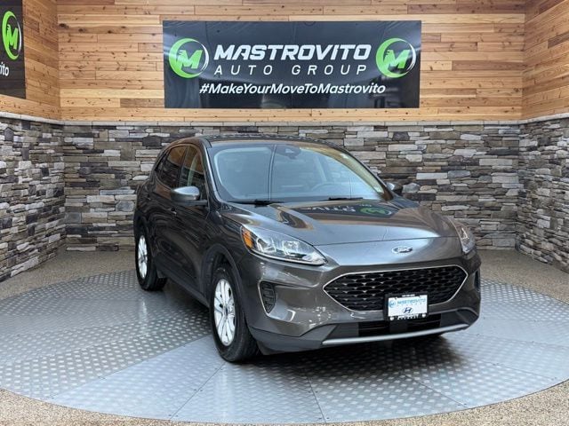 Used 2020 Ford Escape SE with VIN 1FMCU9G66LUC06187 for sale in New York Mills, NY