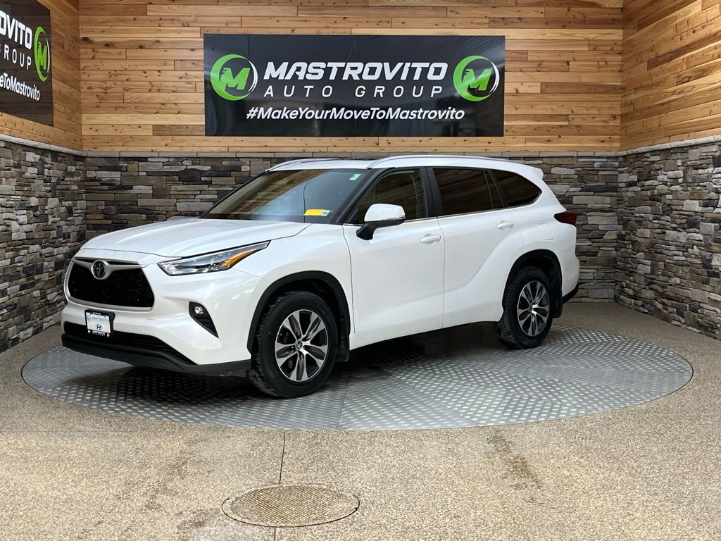 2023 Toyota Highlander XLE - Photo 5