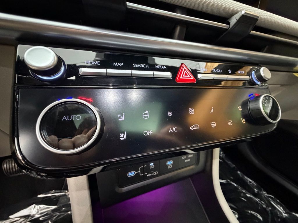 2025 Hyundai Tucson Limited - Photo 25
