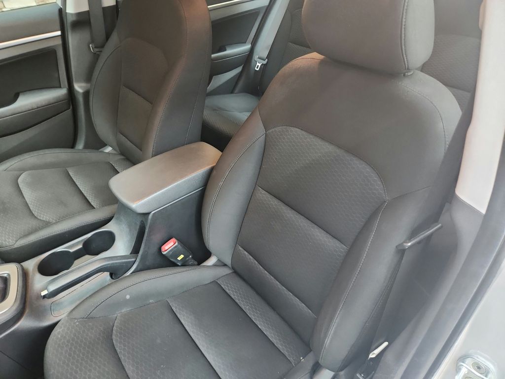 2019 Hyundai Elantra SEL Value Edition Limited photo 2