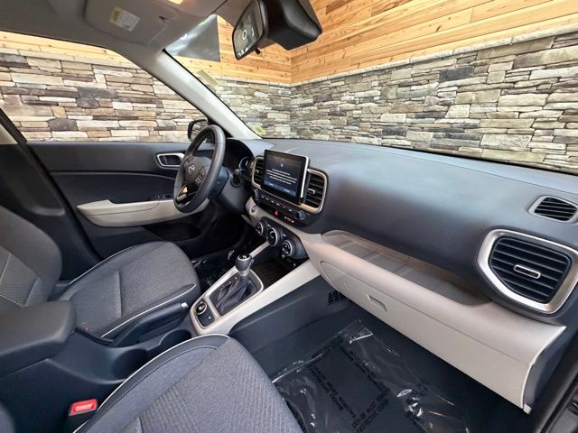 2026 Hyundai Venue SEL - Photo 15