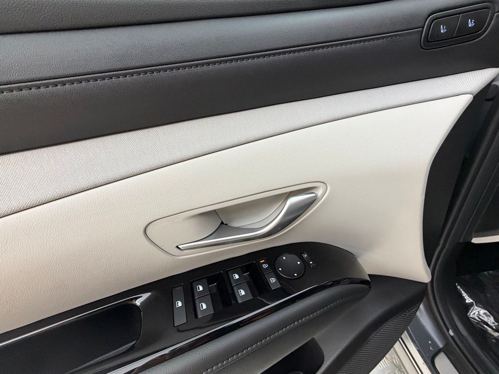 2025 Hyundai Tucson Limited - Photo 27