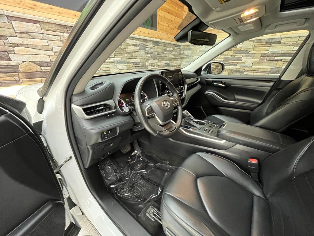 2023 Toyota Highlander XLE - Photo 34