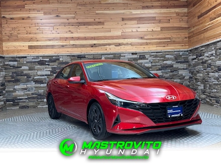 2022 Hyundai Elantra SEL Sedan