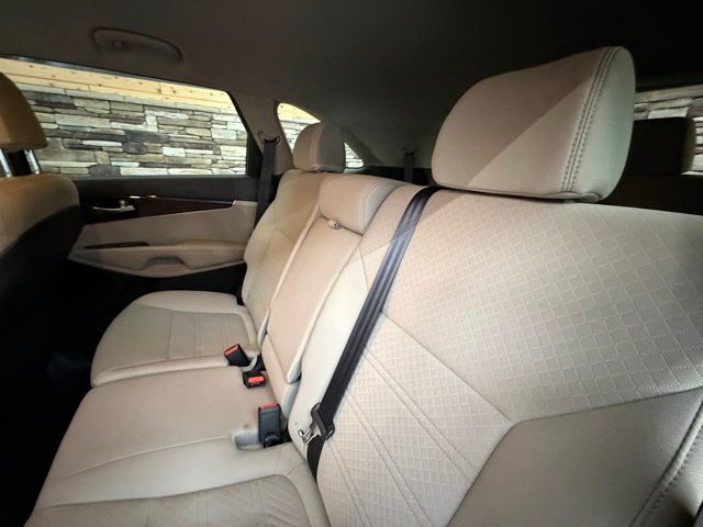 2018 Kia Sorento LX - Photo 27