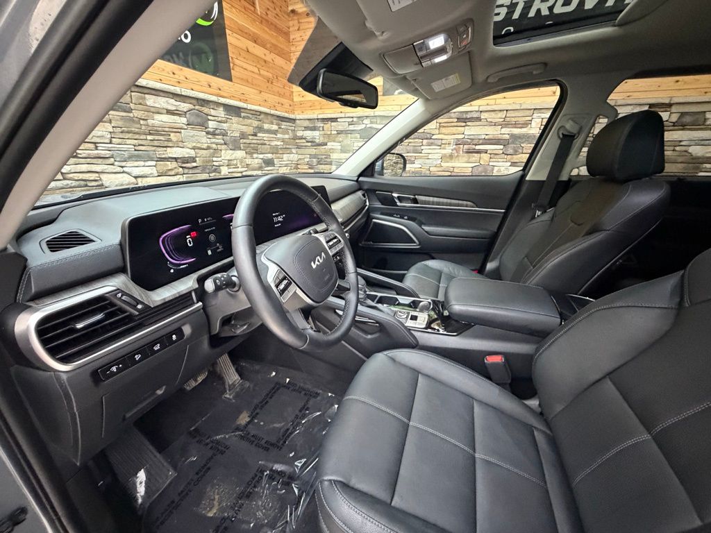 2025 Kia Telluride EX - Photo 10