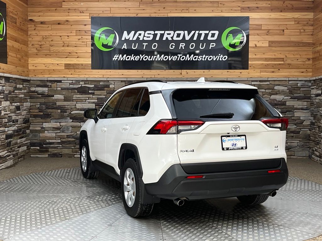 2019 Toyota RAV4 LE - Photo 21