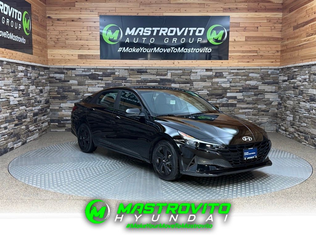 2023 Hyundai Elantra SEL's photo