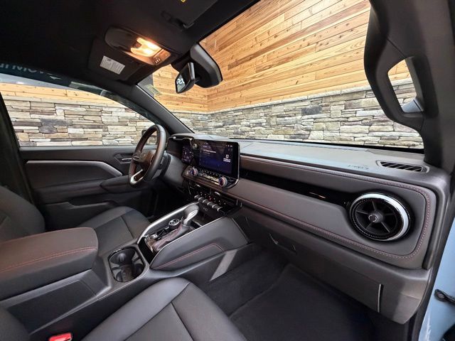 2025 Chevrolet Colorado Z71 - Photo 15