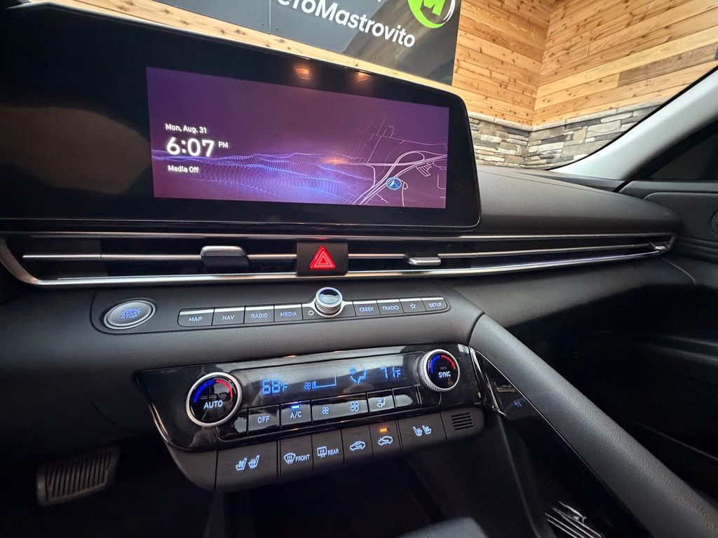 2023 Hyundai Elantra Limited - Photo 43