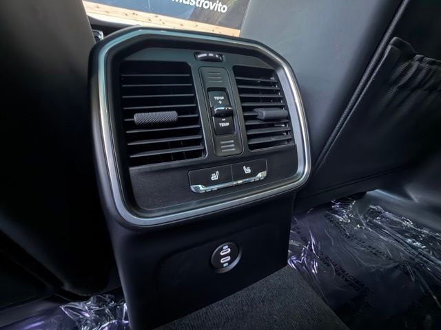 2023 Porsche Macan Base - Photo 28