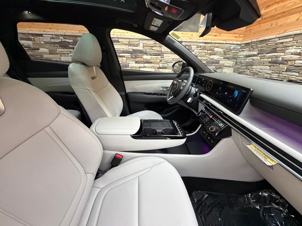 2025 Hyundai Tucson Limited - Photo 14
