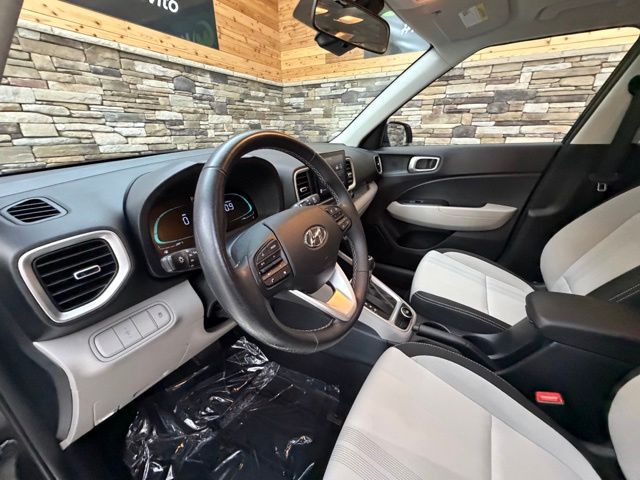 2023 Hyundai Venue SEL - Photo 11