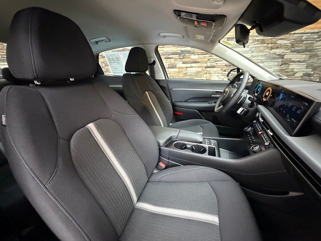 2025 Hyundai Sonata Hybrid SEL - Photo 15