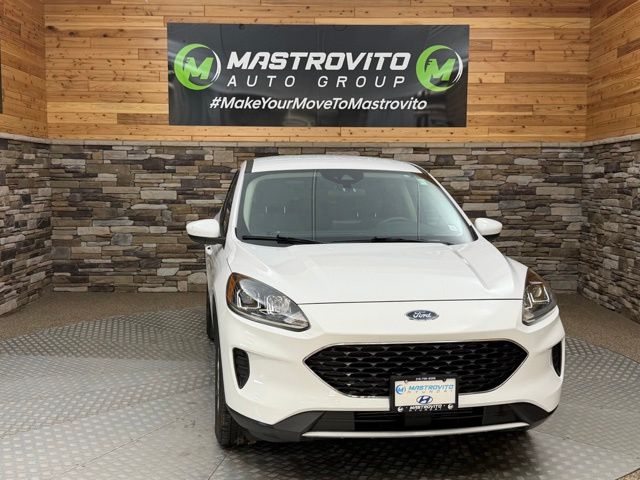 Used 2020 Ford Escape SE with VIN 1FMCU9G64LUA61005 for sale in New York Mills, NY
