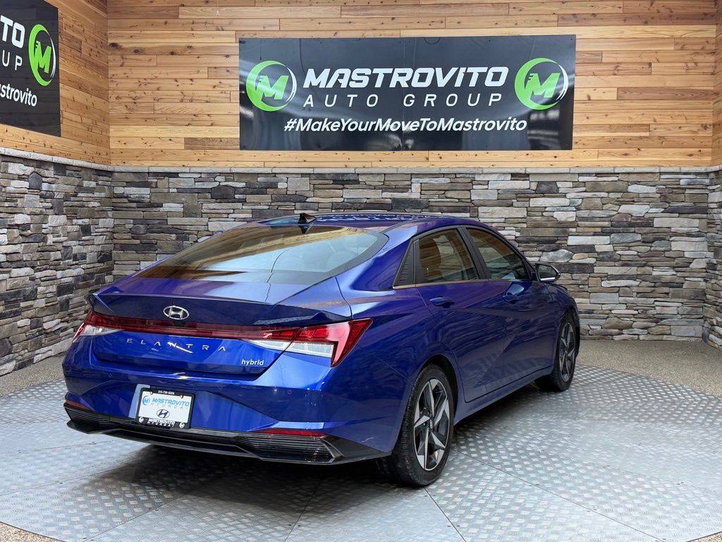 2023 Hyundai Elantra Limited - Photo 29