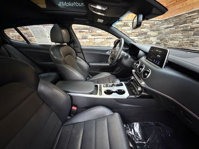 2018 Kia Stinger GT2 - Photo 14