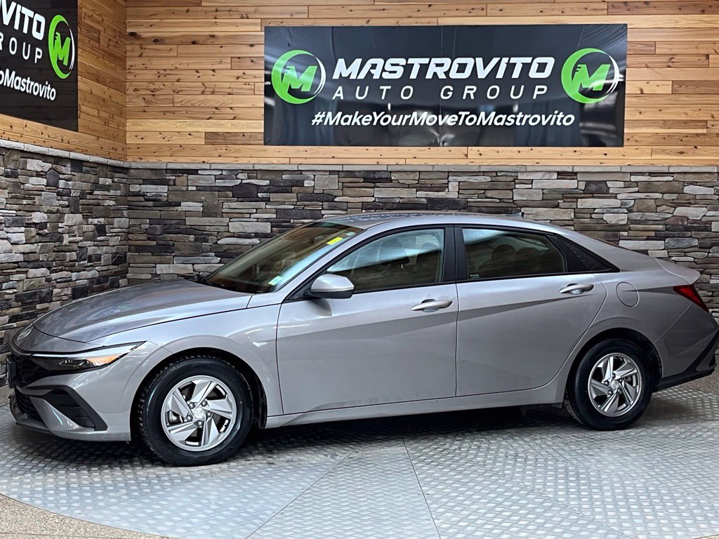 2024 Hyundai Elantra SE - Photo 10
