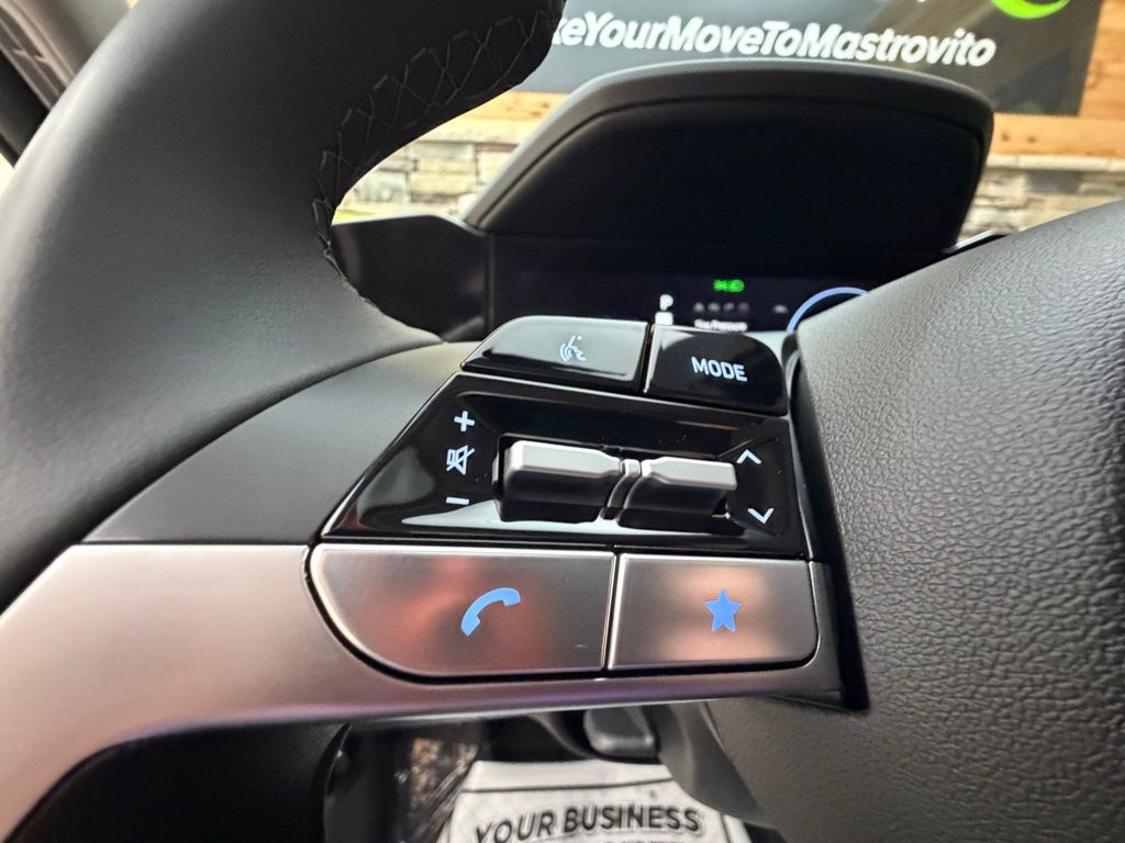 2025 Hyundai Elantra Limited - Photo 23